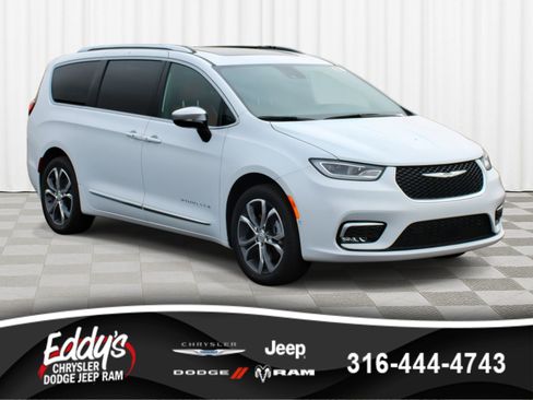 New 2026 Chrysler Pacifica Pinnacle image 1