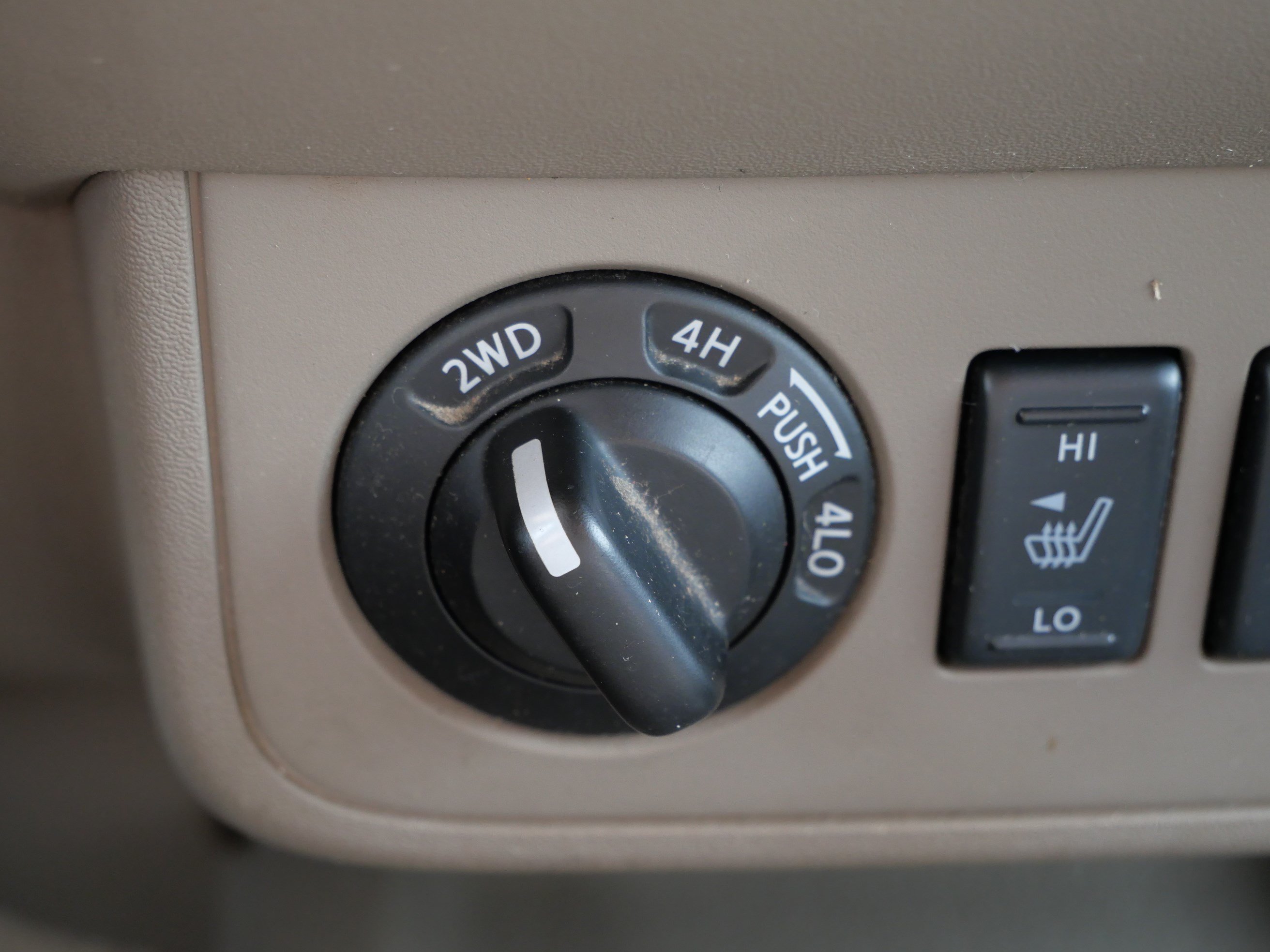 Used 2014 Nissan Frontier SV w/ SV Value Truck Package AWD/4WD image 32