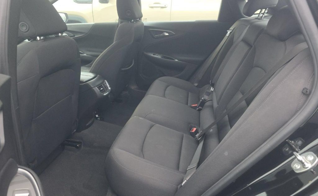 Used 2024 Chevrolet Malibu LT FWD image 3