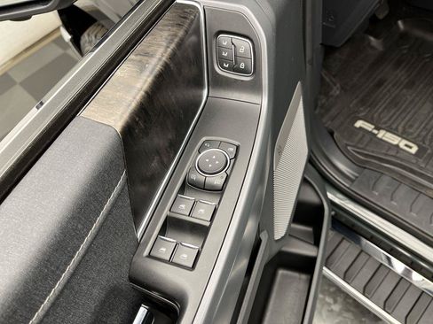 Used 2021 Ford F150 Lariat AWD/4WD image 9