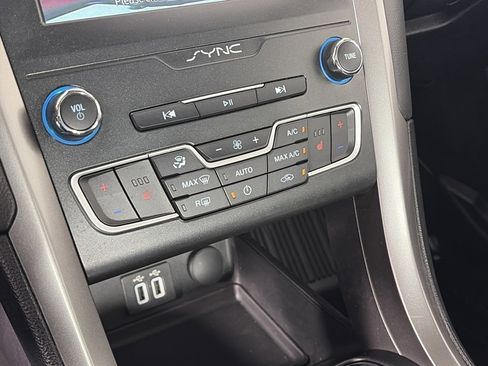 Certified 2020 Ford Fusion SE image 22