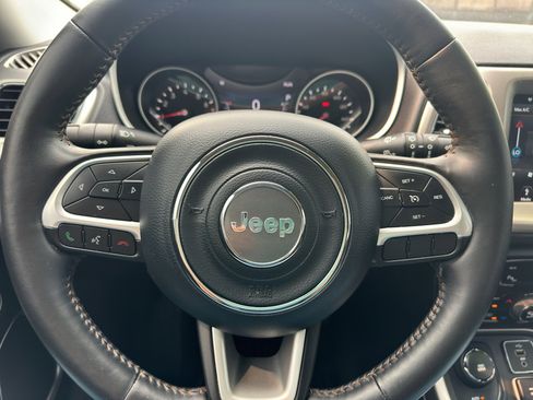 Used 2018 Jeep Compass Latitude w/ Popular Equipment Group image 17