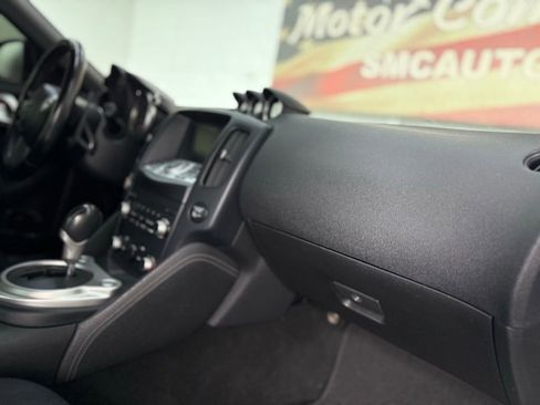 Used 2017 Nissan 370Z w/ Sport Package image 17