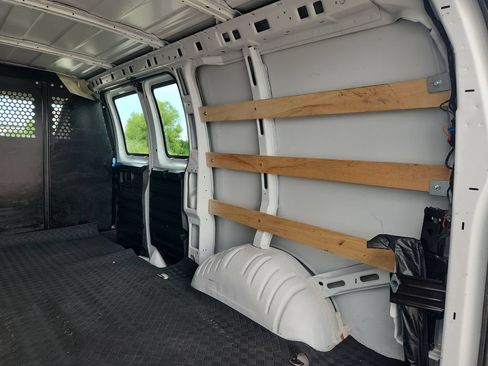 Used 2025 Chevrolet Express 2500 w/ Driver Convenience Package RWD image 16