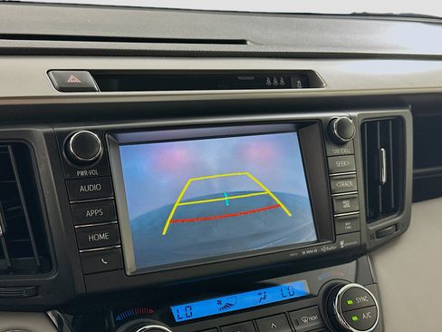 Used 2018 Toyota RAV4 Limited FWD image 23