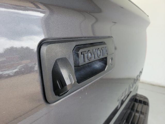 Used 2017 Toyota Tundra Platinum AWD/4WD image 8