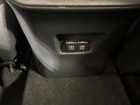 Used 2020 Toyota RAV4 XLE Premium AWD/4WD image 25