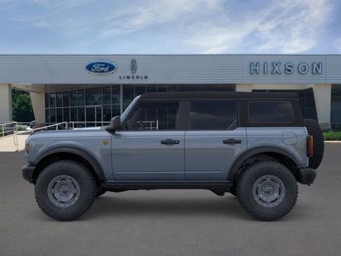 New 2025 Ford Bronco Badlands w/ Sasquatch Package image 3