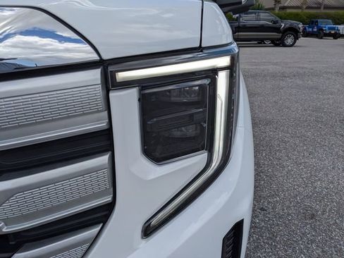 Used 2025 GMC Sierra 1500 SLE AWD/4WD image 9