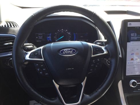 Used 2022 Ford Edge SEL image 15
