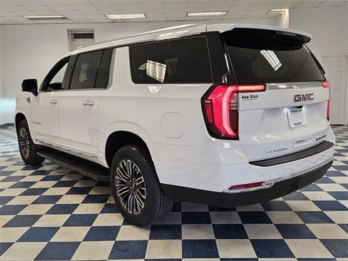 New 2025 GMC Yukon XL Elevation image 10