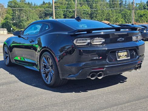 Used 2022 Chevrolet Camaro ZL1 RWD image 5