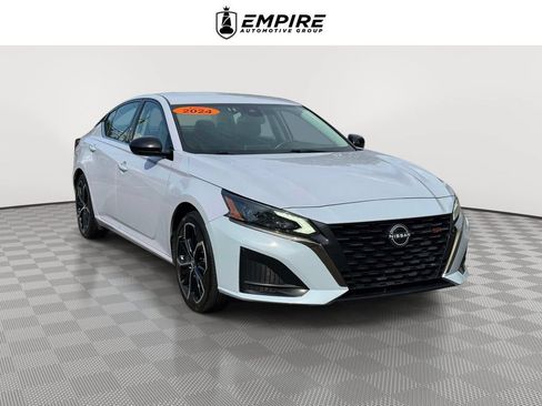 Used 2024 Nissan Altima 2.5 SR FWD image 1