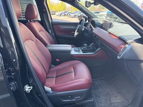 Used 2025 MAZDA CX-70 Plug-In Hybrid w/ Premium Plus image 18