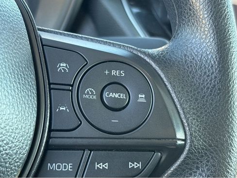 Used 2024 Toyota Corolla LE FWD image 11