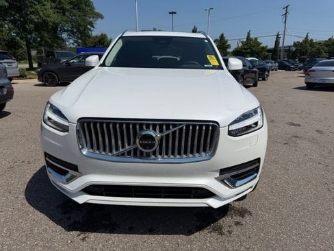 Used 2025 Volvo XC90 B5 Plus w/ Protection Package Premier AWD/4WD image 2