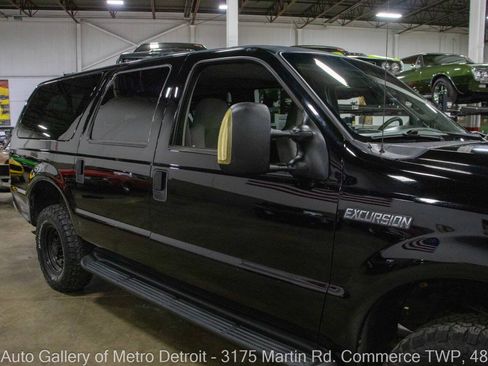Used 2005 Ford Excursion XLT AWD/4WD image 23