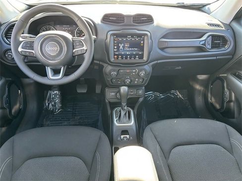 Used 2023 Jeep Renegade Altitude image 8