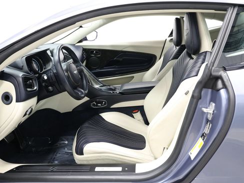 Used 2019 Aston Martin DB11 Coupe RWD image 16