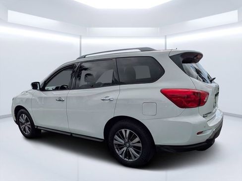 Used 2018 Nissan Pathfinder SV FWD image 5