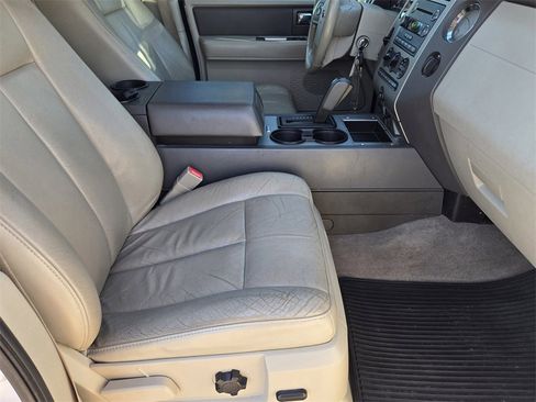 Used 2013 Ford Expedition EL XLT w/ Leather Seating Pkg image 13