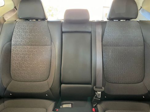 Used 2025 Kia Seltos S image 34