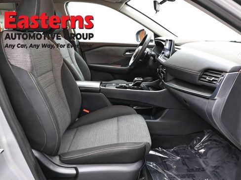 Used 2023 Nissan Rogue SV FWD image 23