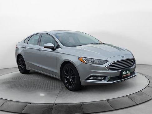 Used 2018 Ford Fusion SE w/ Equipment Group 201A FWD image 7