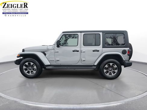 Used 2018 Jeep Wrangler Unlimited Sahara image 8