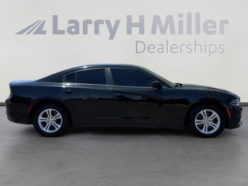 Used 2019 Dodge Charger SXT RWD image 6