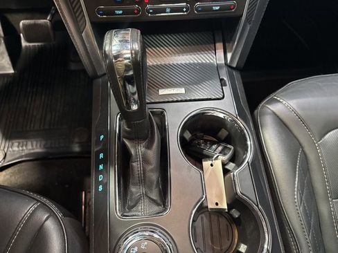 Used 2018 Ford Explorer Platinum image 35