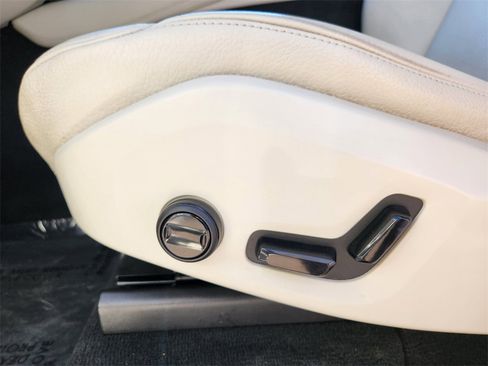 Used 2023 Volvo XC90 B6 Plus w/ Protection Package Premier image 8