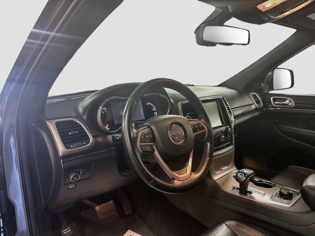 Used 2014 Jeep Grand Cherokee Limited w/ Trailer Tow Group IV AWD/4WD image 9
