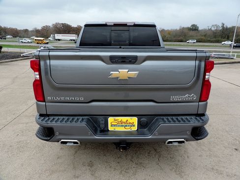 Used 2021 Chevrolet Silverado 1500 High Country w/ Safety Package II image 6