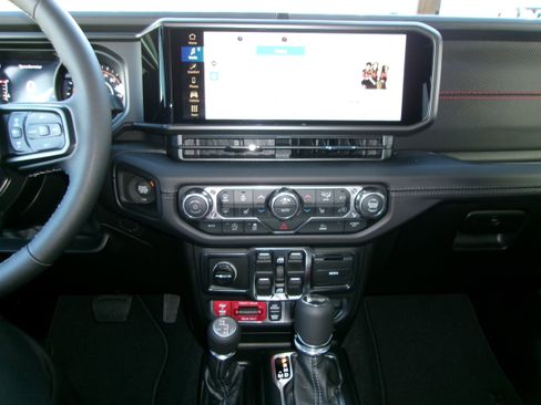 New 2026 Jeep Wrangler Unlimited Rubicon image 14