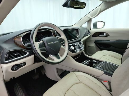 Used 2021 Chrysler Pacifica Limited w/ Premium & Safety Sphere Group AWD/4WD image 10