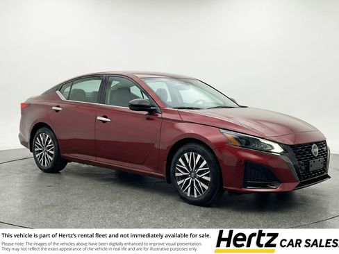 Used 2025 Nissan Altima 2.5 SV image 1