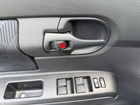 Used 2011 Scion xB FWD image 32