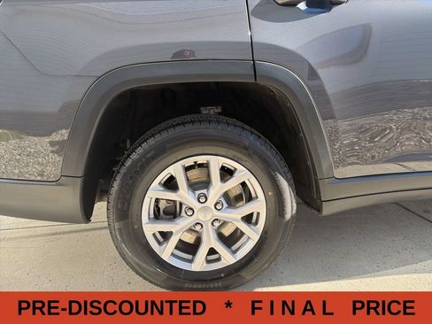 Used 2022 Jeep Grand Cherokee L Limited AWD/4WD image 11