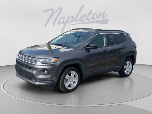 Used 2022 Jeep Compass Latitude w/ Sun and Sound Group FWD image 1