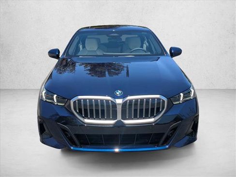 Used 2026 BMW 530i w/ M Sport Package image 5