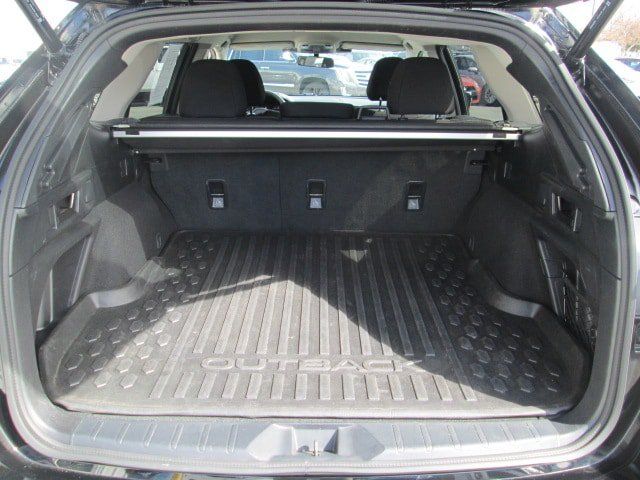 Used 2023 Subaru Outback Premium AWD/4WD image 12