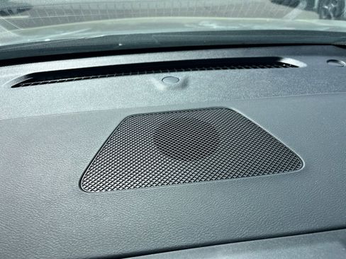 Used 2025 Nissan Altima 2.5 SV image 17