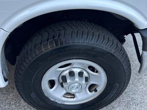 Used 2015 Chevrolet Express 3500 image 34