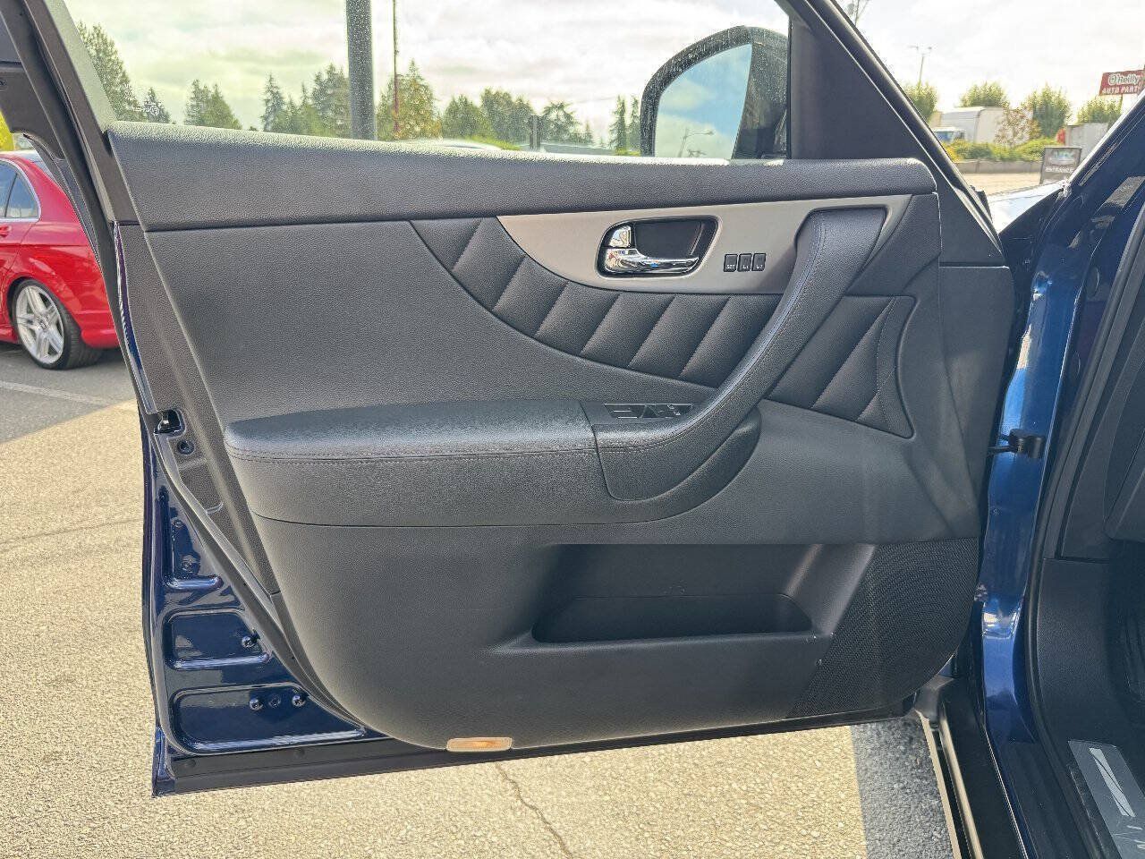 Used 2014 INFINITI QX70 AWD w/ Premium Package image 27