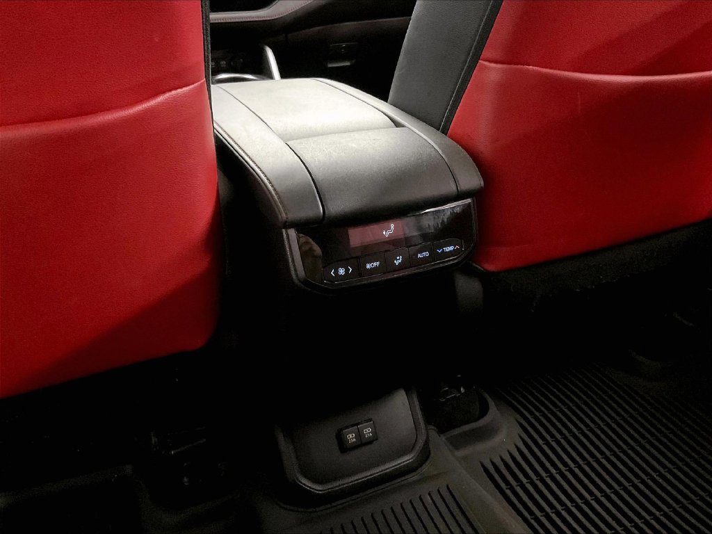 Used 2021 Toyota Highlander XSE AWD/4WD image 39