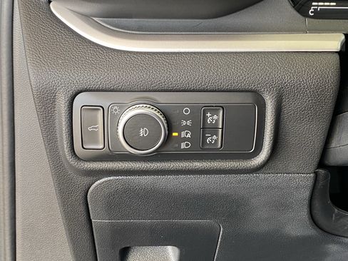 Used 2020 Ford Explorer XLT w/ Equipment Group 202A AWD/4WD image 24