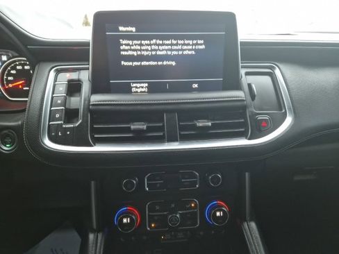 Used 2021 Chevrolet Suburban Premier w/ Premium Package image 19