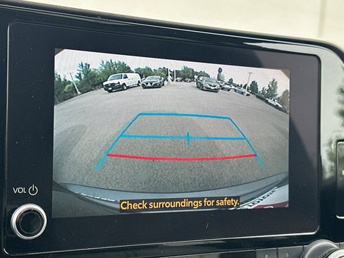 Used 2023 Toyota Highlander XLE AWD/4WD image 27