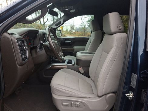 Used 2019 Chevrolet Silverado 1500 LT Trail Boss AWD/4WD image 13
